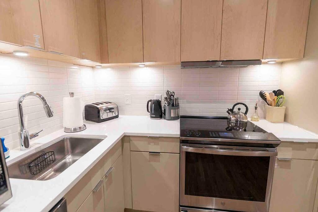 Spacious 2 Bed 2 Bath Downtown Otr Condo Minutes Walk To The Reds Bengals Stadium & More! Cincinnati Exterior photo