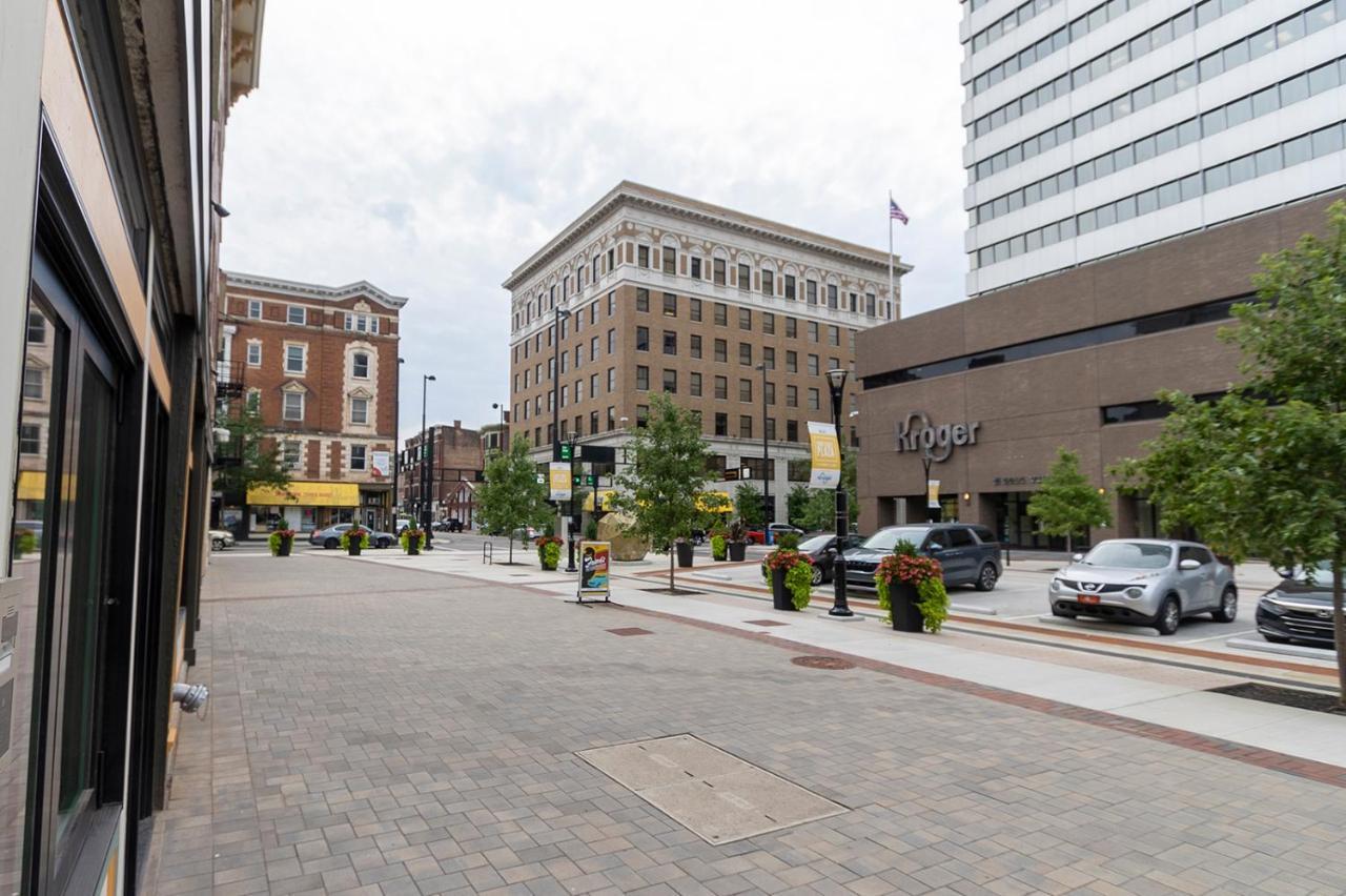Spacious 2 Bed 2 Bath Downtown Otr Condo Minutes Walk To The Reds Bengals Stadium & More! Cincinnati Exterior photo